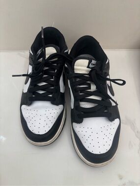 Nike Black and White Low-Top panda Sneakers